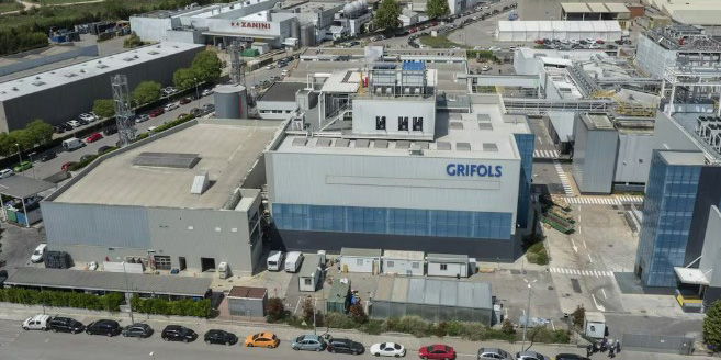 Grifols coloca la primera piedra de su nueva planta de producción en España