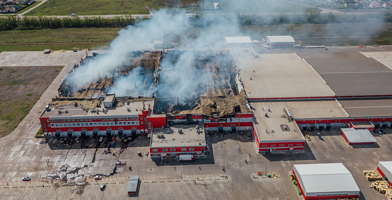Se reabre el debate sobre seguridad y prevención tras los incendios de las naves industriales en Castelló y Almassora 