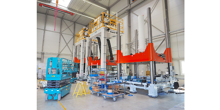 Tecnología de sujeción y cambio de troqueles para desbabar componentes de mega y gigacasting