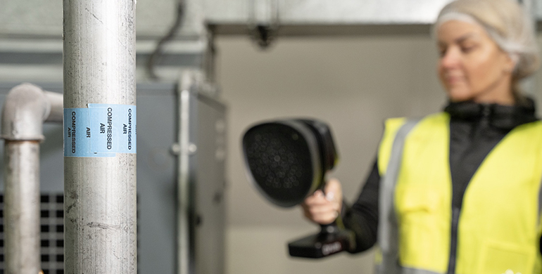 Cómo reducir la pérdida de energía y mejorar la seguridad en la fabricación de vidrio con cámaras de imágenes acústicas