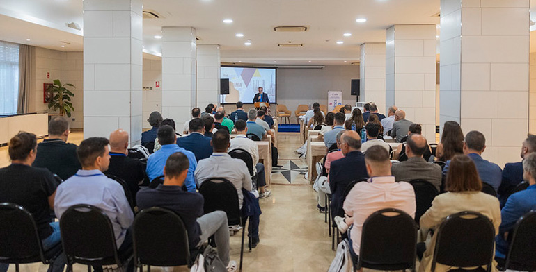 Gran acogida de Iberquimia Huelva en un evento clave para el sector químico español