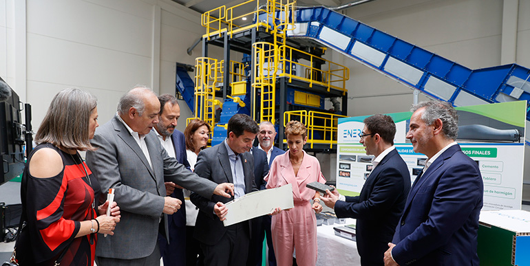 Iberdrola y FCC inauguran EnergyLOOP, la primera planta de reciclaje de palas de aerogenerador de la península ibérica