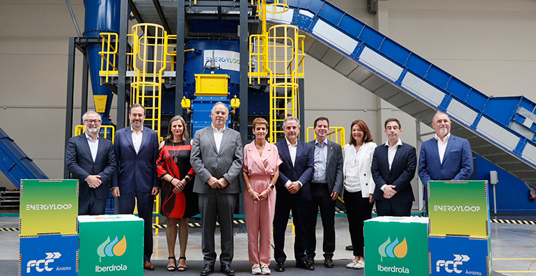 Iberdrola y FCC inauguran EnergyLOOP, la primera planta de reciclaje de palas de aerogenerador de la península ibérica