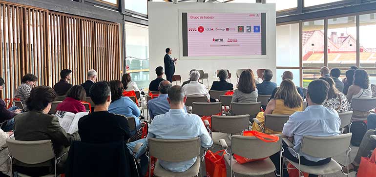SODECA reúne a expertos y profesionales en una mesa redonda sobre seguridad contra incendios en Madrid