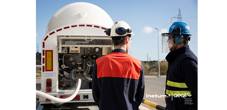 Alianza Inetum-AEQT para impulsar la competitividad, digitalización y descarbonización del polo químico de Tarragona