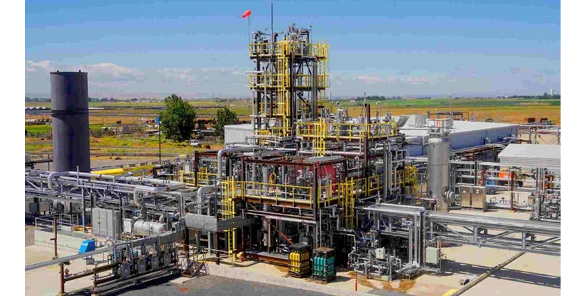 La máquina que fabrica gasolina a partir del aire ya es una realidad: así convierte el CO2 en combustible utilizable