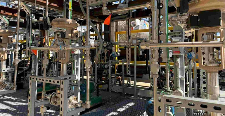 La máquina que fabrica gasolina a partir del aire ya es una realidad: así convierte el CO₂ en combustible utilizable