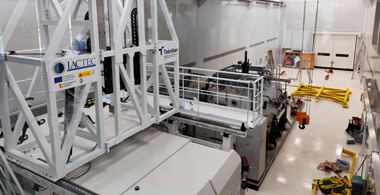 El Instituto de Astrofísica de Canarias instala en su centro de producción una innovadora torre de metrología