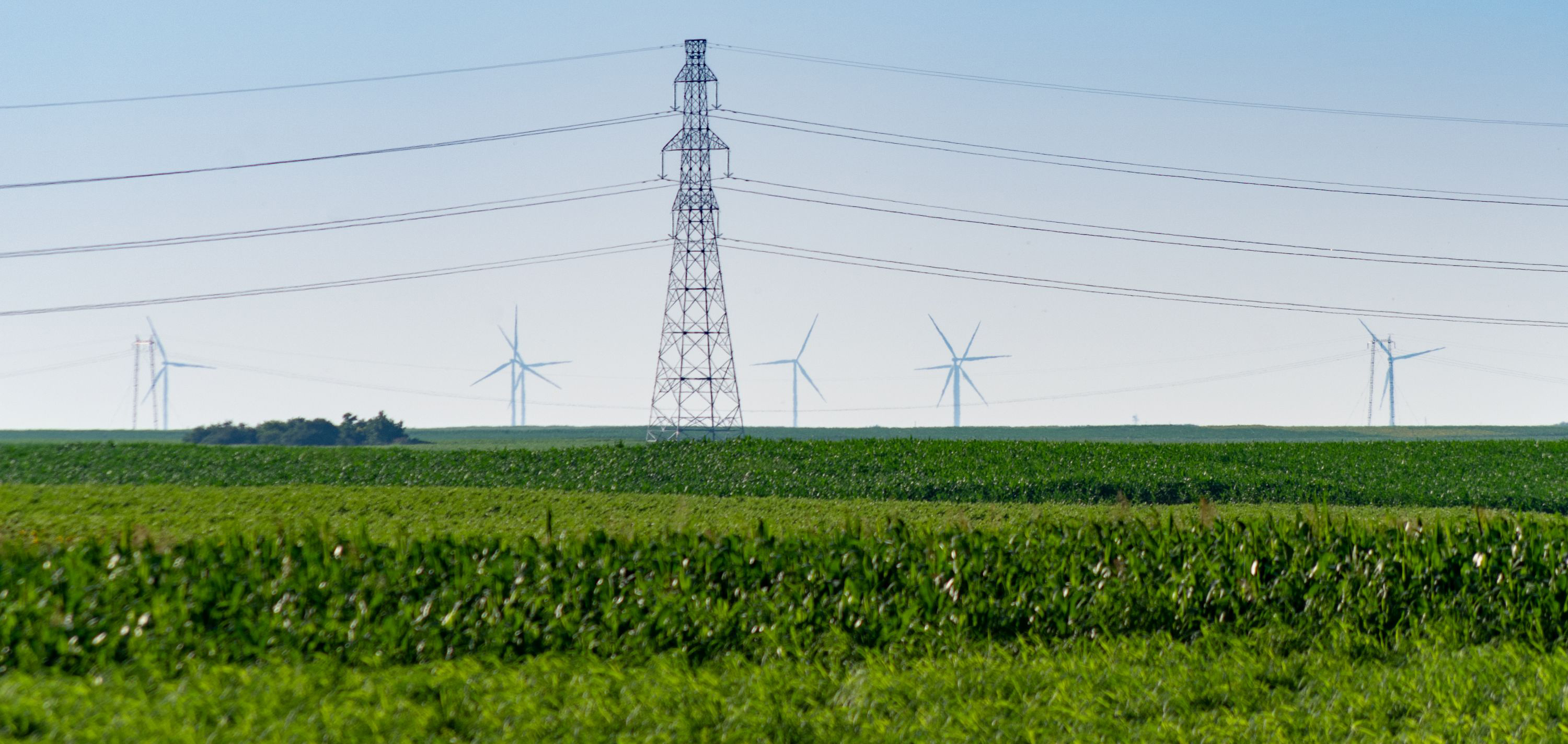Cómo los materiales compuestos están modernizando el sector eléctrico