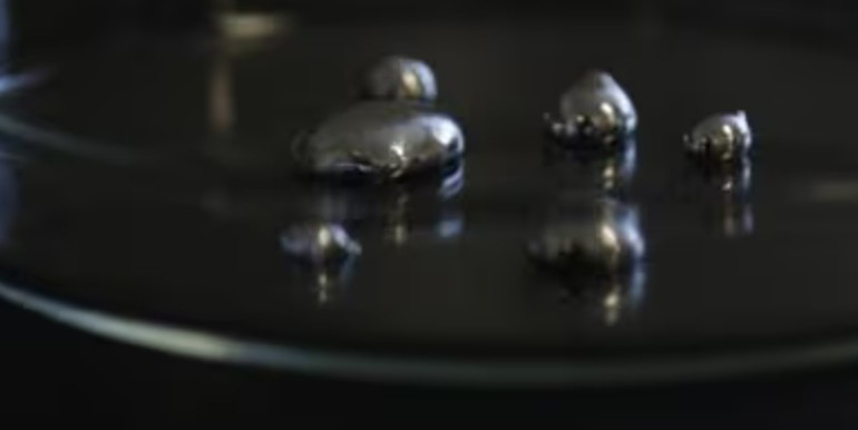 I+D: uso de la luz solar y metal líquido para producir hidrógeno limpio a partir del agua