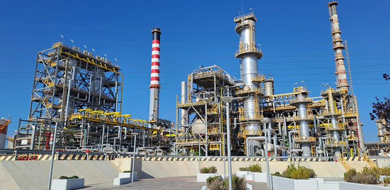 La planta de Moeve en San Roque lanza un programa piloto para expertos en hidrógeno y petroquímica