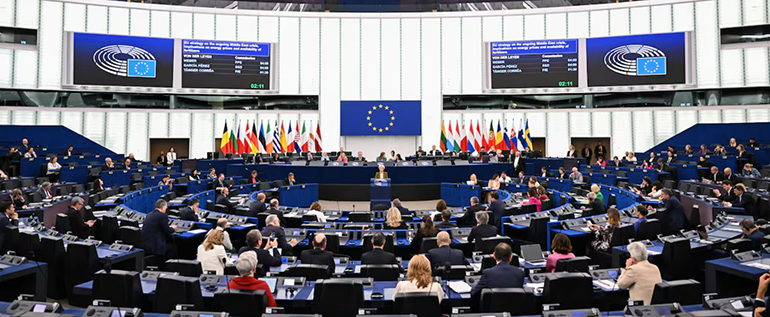 La UE consolida la reforma regulatoria química con el paquete Ómnibus VI