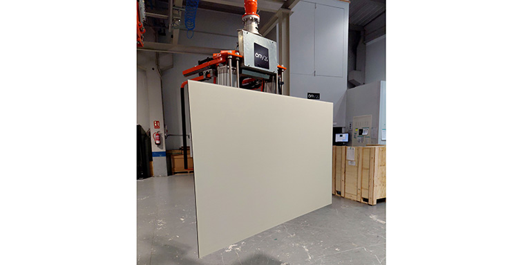 Onyx Solar suministra 600 unidades de vidrio de alta tecnología para la sede del MITECO