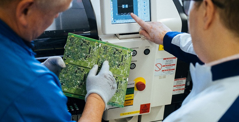 Panasonic Factory Solutions impulsa un soporte inigualable para ZF Automotive