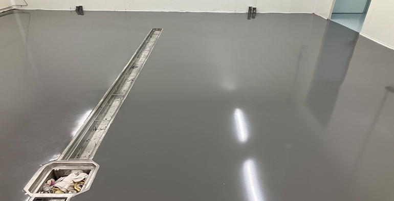 Pavimentos de alta resistencia con acabado brillante y misma base química