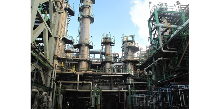 Pemex estudia construir una biorrefinería para producir 5.000 barriles diarios de combustible sostenible de aviación