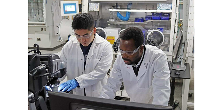 Científicos de la Universidad de Penn State logran que las células solares orgánicas conserven más del 93% de su eficiencia