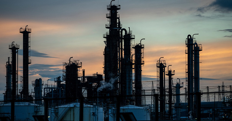 La industria petrolera se apoya en la IA frente al desplome del fracking 