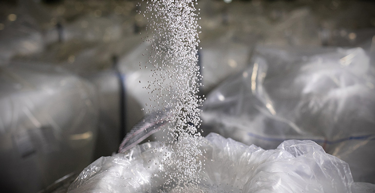 Primer pellet de PET reciclado químicamente producido en España