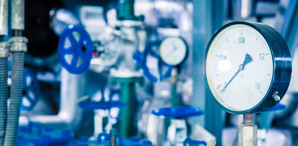 Medidores de presión en la industria química: claves para un control seguro y eficiente