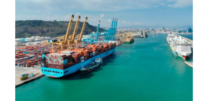 Nuevo hito para los combustibles renovables: Repsol y Maersk completan el primer suministro de bioetanol a un buque