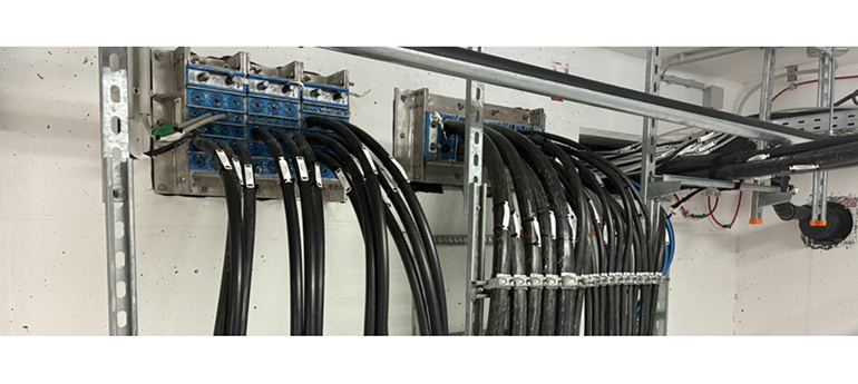 Los sistemas de sellado Roxtec refuerzan la protección de infraestructuras ferroviarias