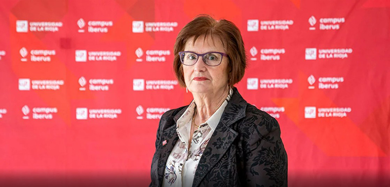 La química riojana Elena Lalinde recibe el máximo reconocimiento del GEQO por toda una vida dedicada a la investigación