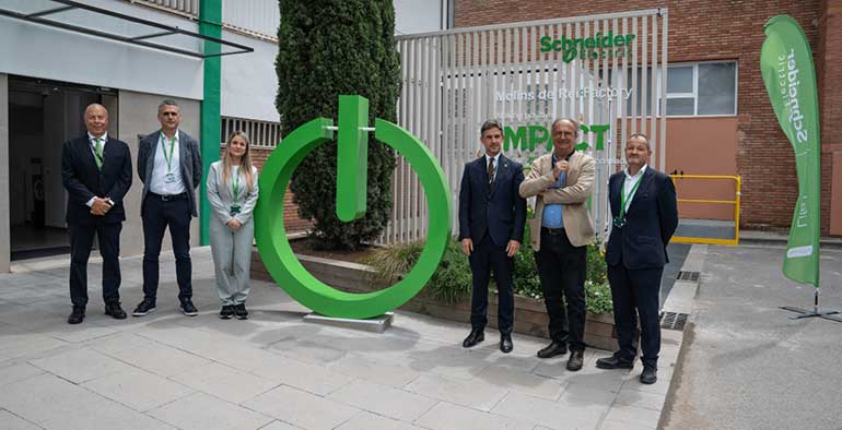Schneider Electric culmina la descarbonización de su planta en Molins de Rei e inaugura la microgrid junto a Iberdrola