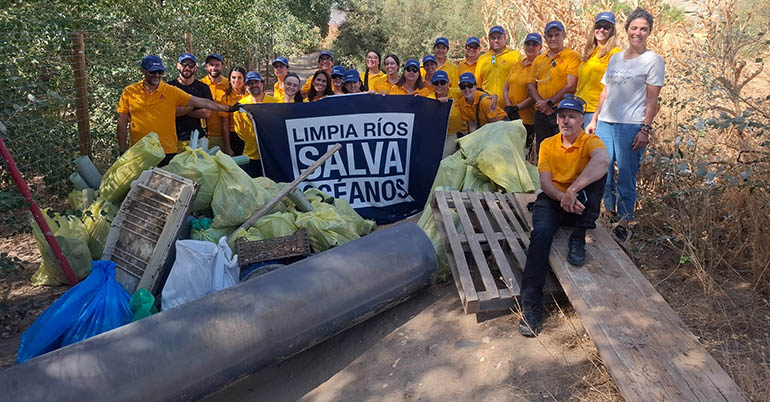 Sika y la Fundación Ecoalf retiran más de media tonelada de residuos fluviales