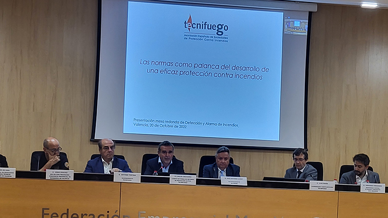 Tecnifuego celebró en Valencia su mesa redonda sobre protección contra incendios, gestión remota y normativa