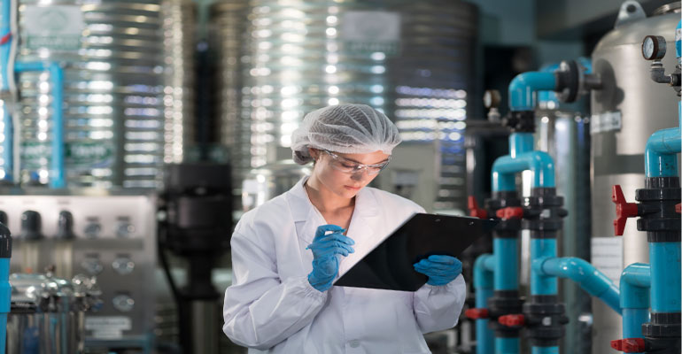 El sector de la Industria química dio empleo a 127.000 personas y decreció un 6,9% en el segundo trimestre de 2025