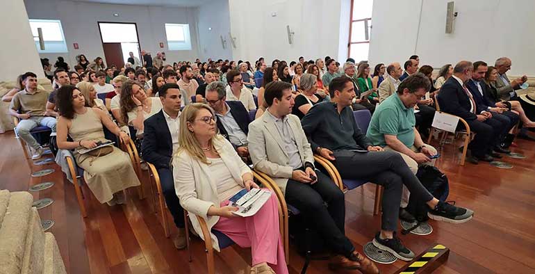 La RSQE celebra la Química en una jornada divulgativa en el campus de la UCLM 