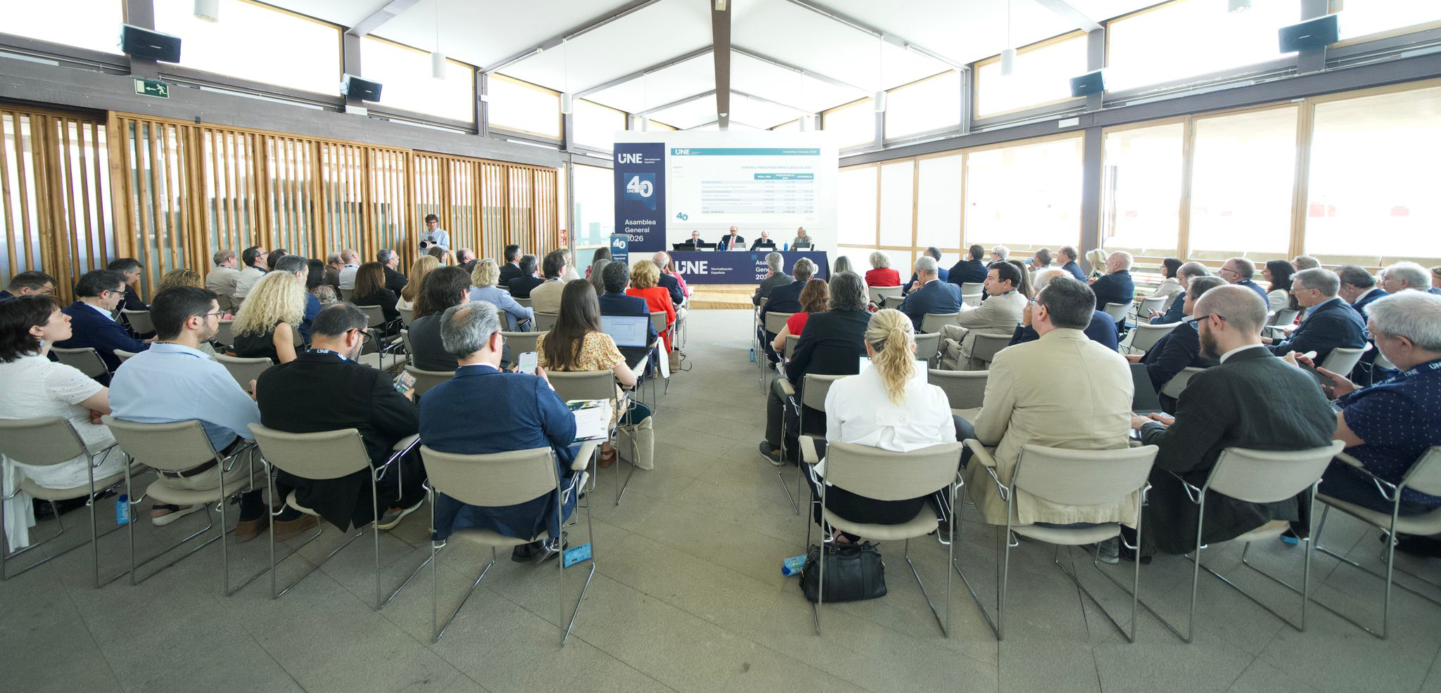 UNE premia el compromiso y la innovación durante la Asamblea General de su 40 aniversario