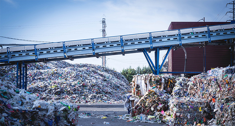 Veolia gestiona 40.000 toneladas de plásticos PET al año en su planta de Badajoz